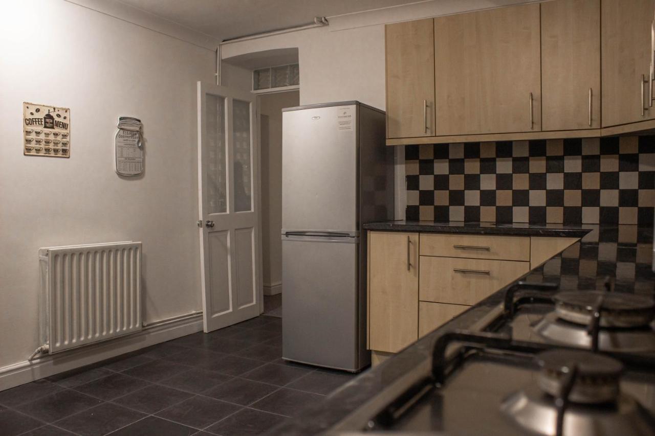 Business Friendly 3Br Home - King Size Beds & Centrally Located سوانسي المظهر الخارجي الصورة