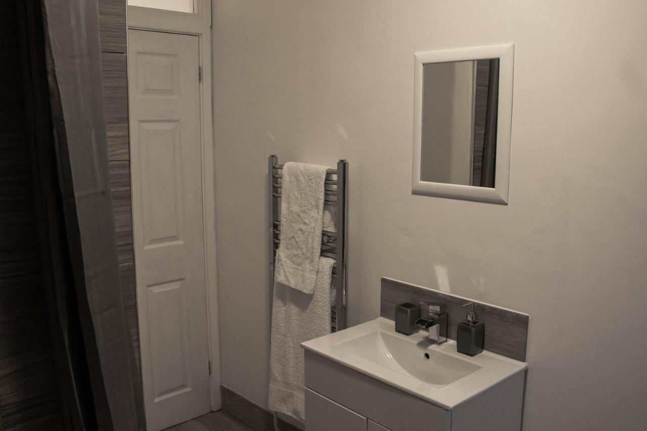 Business Friendly 3Br Home - King Size Beds & Centrally Located سوانسي المظهر الخارجي الصورة